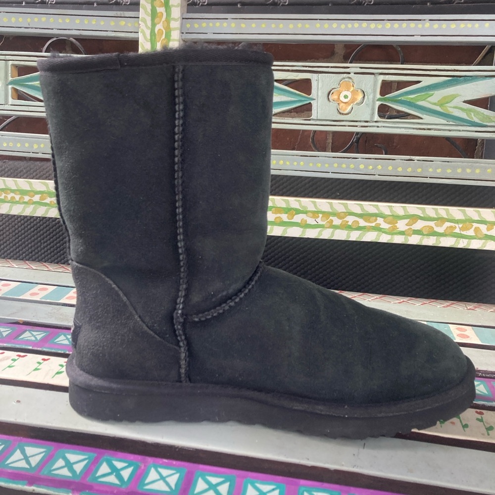 UGG Classic Short 5825 Black Suede Sheepskin Boots Sz 11 - Picture 5 of 10